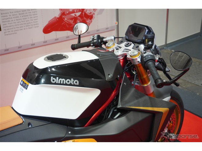 乗れるアート」カワサキが輸入販売するイタリア車の新型『KB4RC