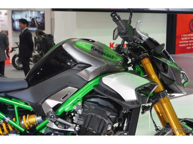 カワサキ『Z900 SE』がフルモデルチェンジ！“Sugomi”デザイン進化