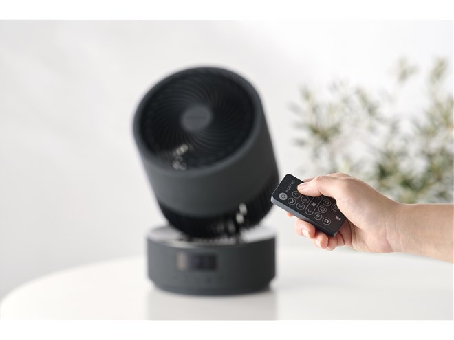 アイリスオーヤマ、初となる左右360度送風を実現した