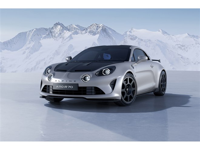 ブランド創立70周年モデル導入を機に「アルピーヌA110」の