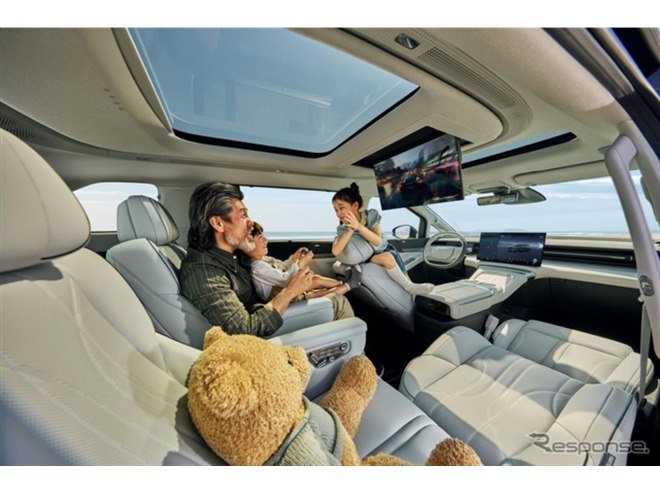 無重力シート」標準装備！ 電動ミニバン『X9』が改良、13分の充電で