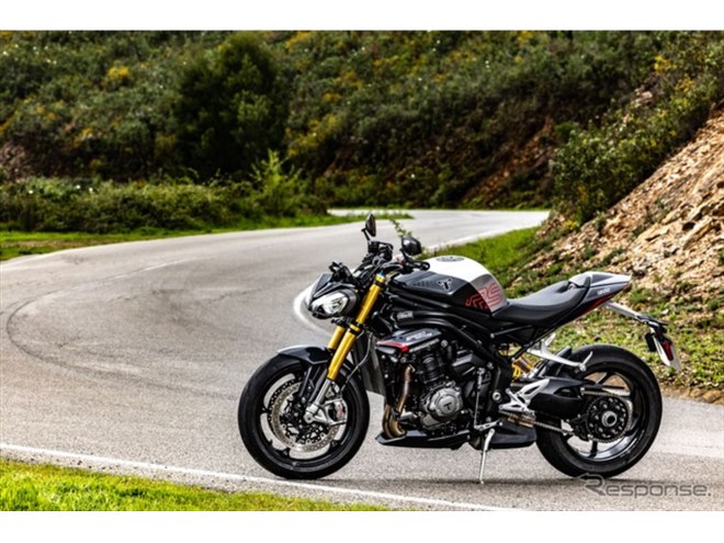 【※最終価格】アンリアレイジ 錯覚フォルム ライダース(ネイビー XL) トライアンフ スピードトリプル1200RS 試乗】ライダーに寄り添う