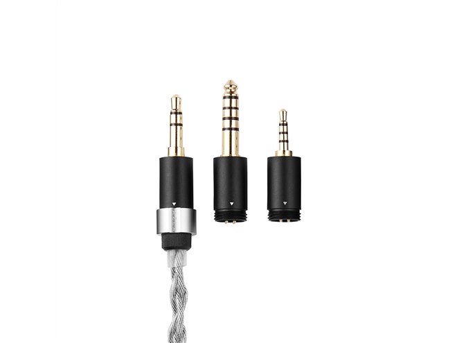 AZLA×qdcのコラボで誕生、限定生産ハイエンドゲーミングIEM
