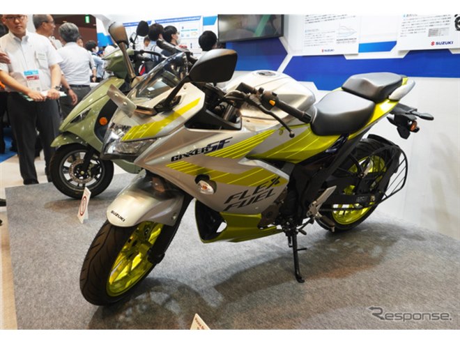 スズキが日本初公開、エタノール燃料“でも”走れる『ジクサー』、技術の