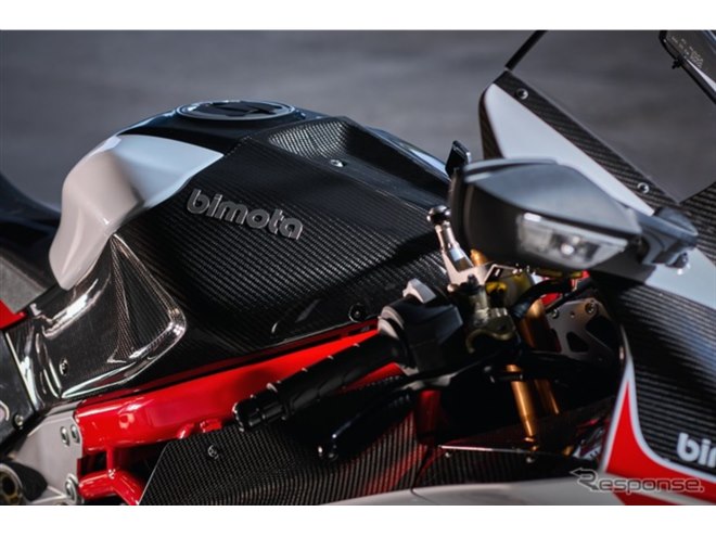 レースマシンほぼそのままに市販化、カワサキエンジン搭載の