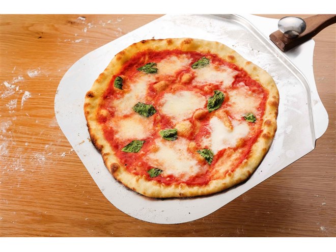 Forno ピザオーブン 最大400℃ Forno ピザオーブン 最大400℃（陶製ピザ釜でピザ初挑戦