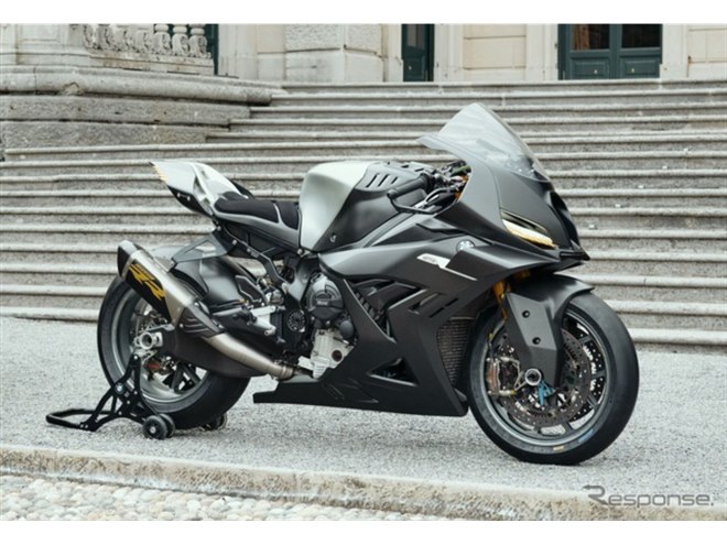 BMWが初公開したスーパーバイク『コンセプトRR』に熱視線！「男子って