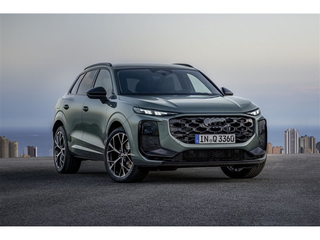アウディが新型「Q3」を世界初公開 プラグインハイブリッドモデルも