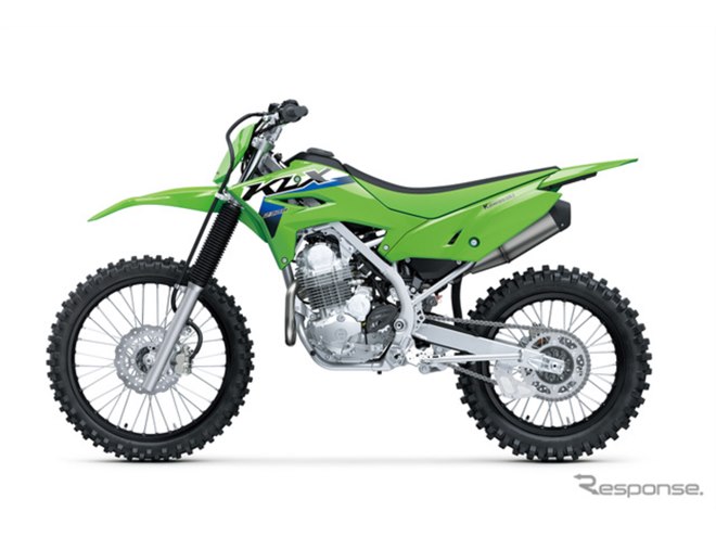 夢が膨らむバイクだな」進化したカワサキのオフ車に熱視線！ 54万円台