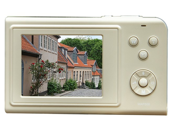 9,790円、デジタル4倍ズームに対応したコンパクトデジカメ