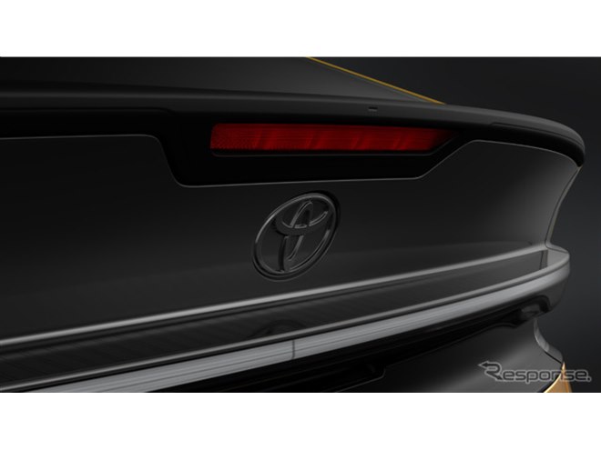 トヨタ『プリウスPHEV』にブラックパーツ光る「ナイトシェード」登場