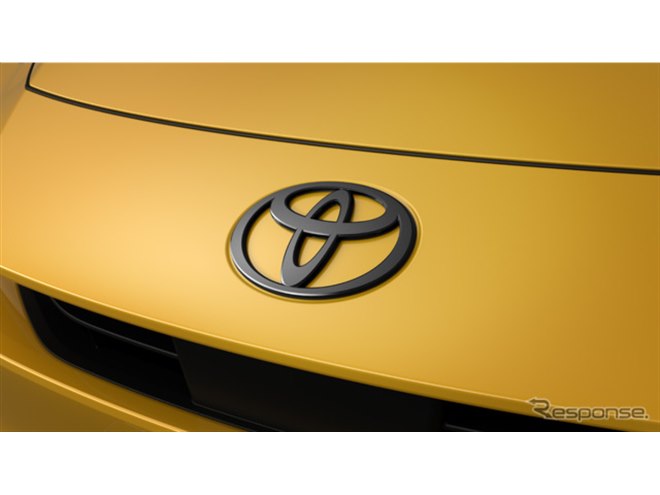 トヨタ『プリウスPHEV』にブラックパーツ光る「ナイトシェード」登場
