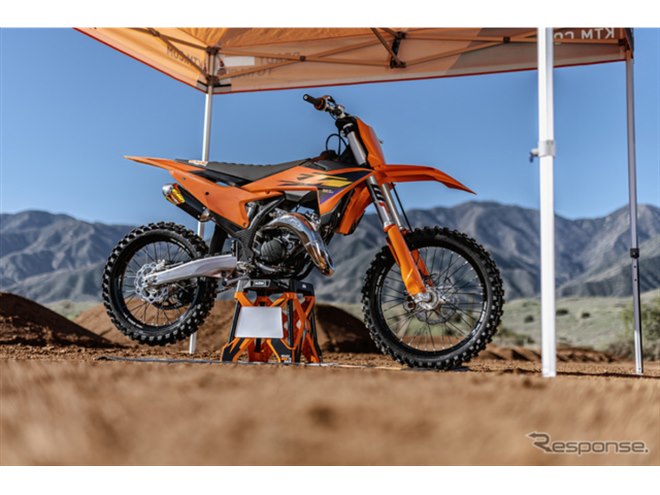KTMのオフロード車『SXモトクロス』シリーズが2026年モデルに、最新の