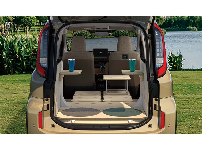 トヨタ・シエンタ」の一部改良モデル発売 車内をカスタムできる