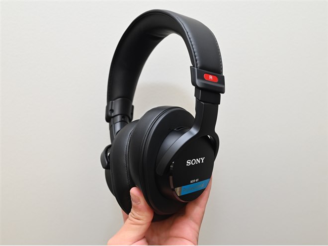 SONY MDR-M1 スタジオモニター ヘッドホン ソニー、密閉型スタジオモニターヘッドホン「MDR-M1」を日本国内