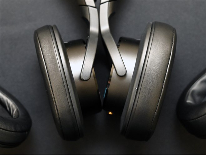 ソニー、密閉型スタジオモニターヘッドホン「MDR-M1」を日本国内