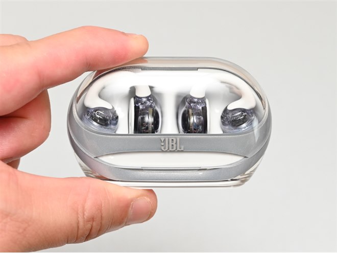 JBL初のイヤーカフ型完全ワイヤレスイヤホン「Soundgear Clips