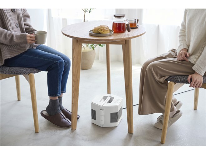 アイリスオーヤマ、2つの送風口を自在に調整して使える「セラミック