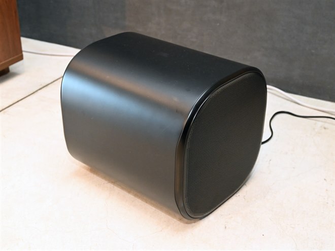 JBL、リアスピーカーが分離する11.1.4chサウンドバー「BAR 1300MK2」の