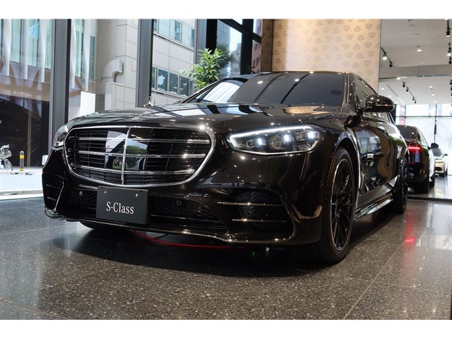 漆黒の高級サルーン「メルセデス・ベンツS580 4MATICロングNight