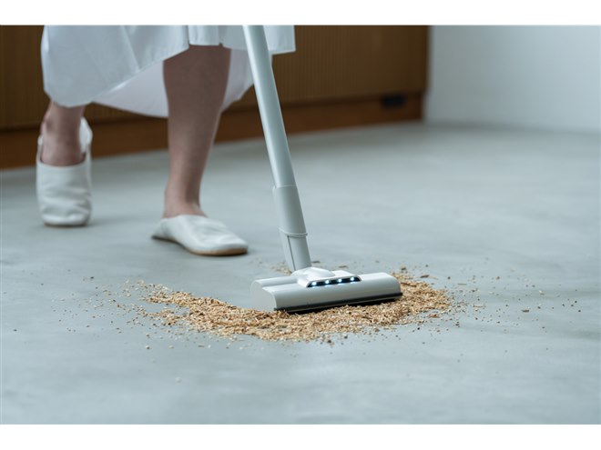 シロカ、重量約1.05kg＆パワフル吸引の紙パック式コードレススティック