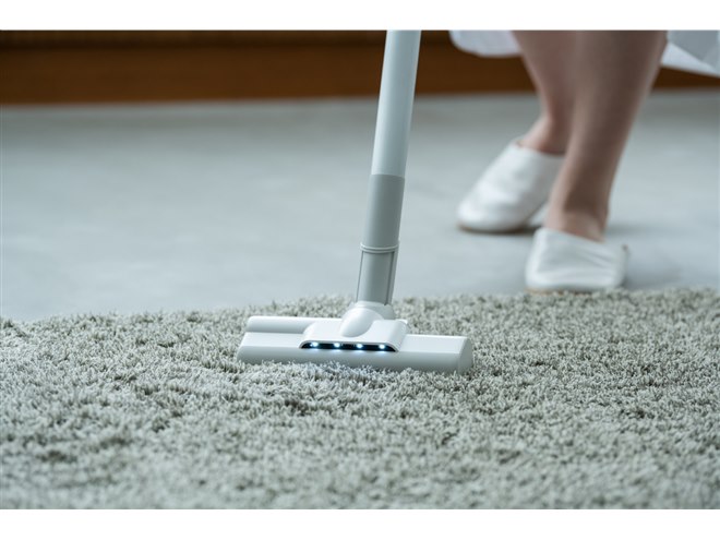 シロカ、重量約1.05kg＆パワフル吸引の紙パック式コードレススティック
