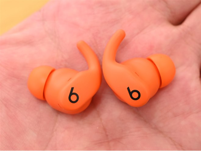 Beats、ウィングチップの改良でフィット感が向上した「Powerbeats Fit