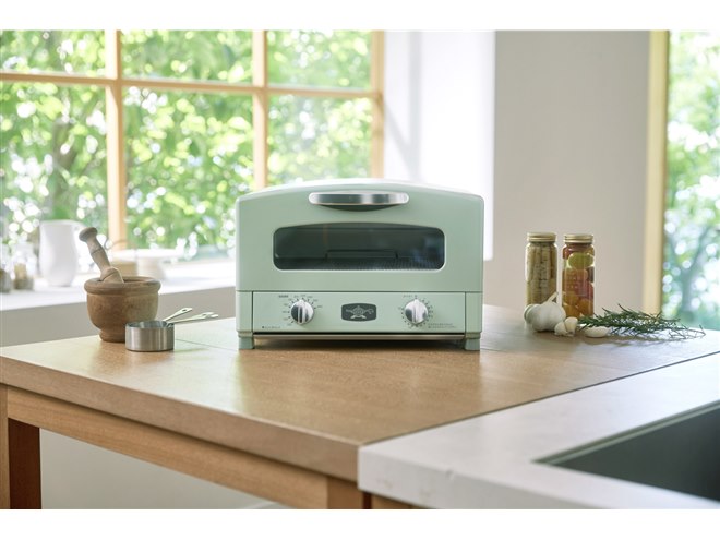 Aladdin「グラファイトトースター」が可動式焼き網を新採用して