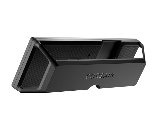 Corsair、ゲームチャットなどに便利な14.5型マルチタッチスクリーン