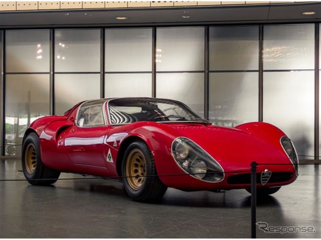 アルファロメオ『33ストラダーレ』、新旧モデルを初めて同時展示