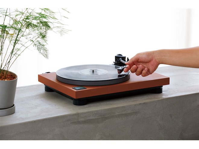 テクニクス、3色カラー展開のターンテーブルエントリーモデル