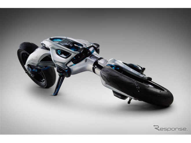 ヤマハ発動機が新型3輪オープンカー、「AIで成長する」2輪車を世界初