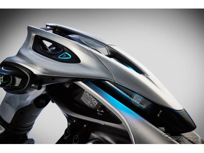 ヤマハ発動機が新型3輪オープンカー、「AIで成長する」2輪車を世界初