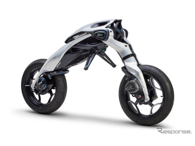 ヤマハ発動機が新型3輪オープンカー、「AIで成長する」2輪車を