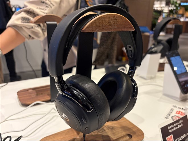 SteelSeries、ハイレゾワイヤレス対応のプレミアムゲーミングヘッド