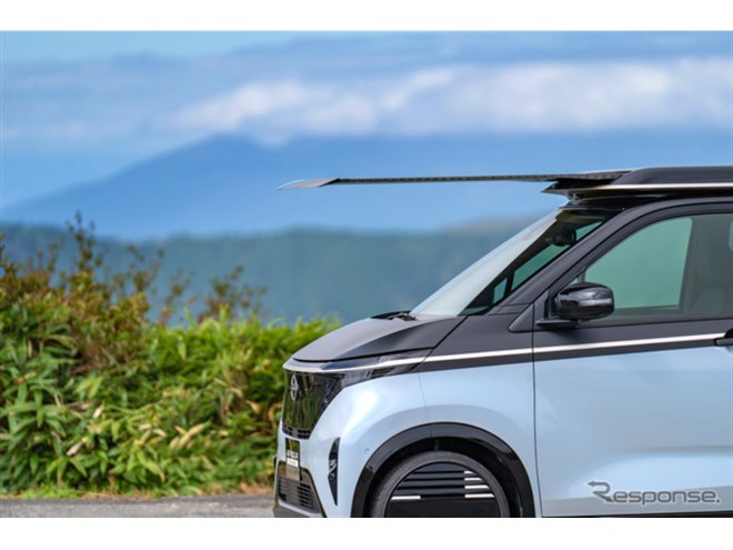日産『サクラ』に伸縮式ソーラールーフ、年間3000km走行分を発電可能