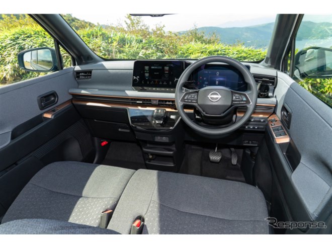 日産『サクラ』に伸縮式ソーラールーフ、年間3000km走行分を発電可能