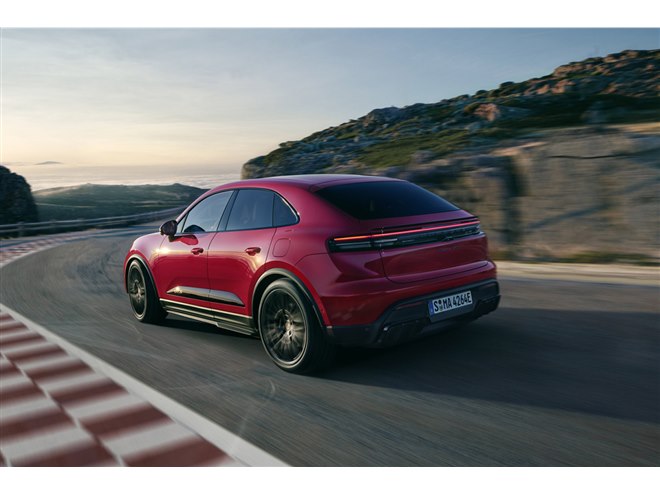 BEV版「ポルシェ・マカン」に高性能グレード「GTS」登場 - 価格.com