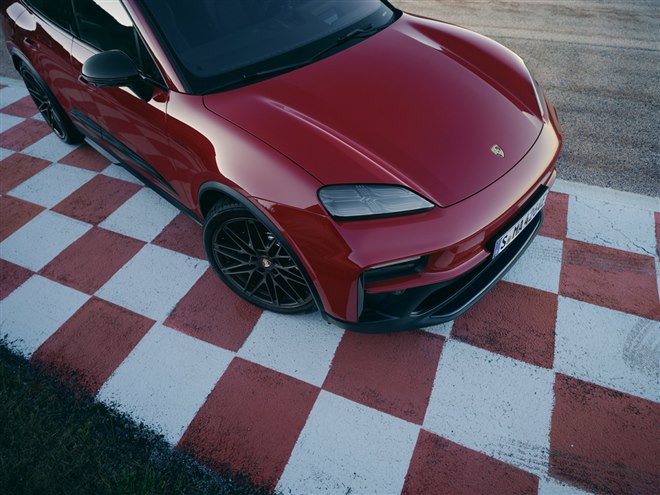 BEV版「ポルシェ・マカン」に高性能グレード「GTS」登場 - 価格.com