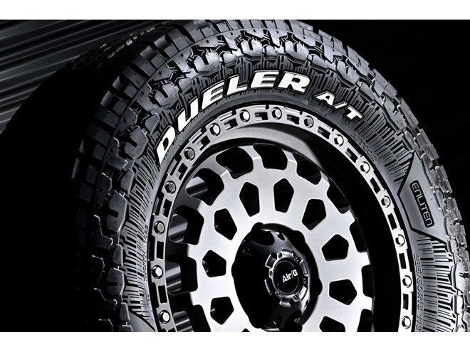 ブリヂストンは月面探査車用タイヤや最新の「ブリザック」などを出展