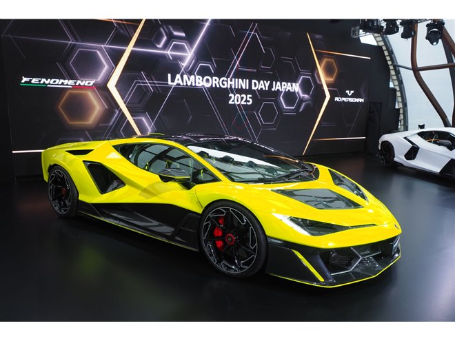 全世界で台数29台の限定車「ランボルギーニ・フェノメノ」が日本上陸