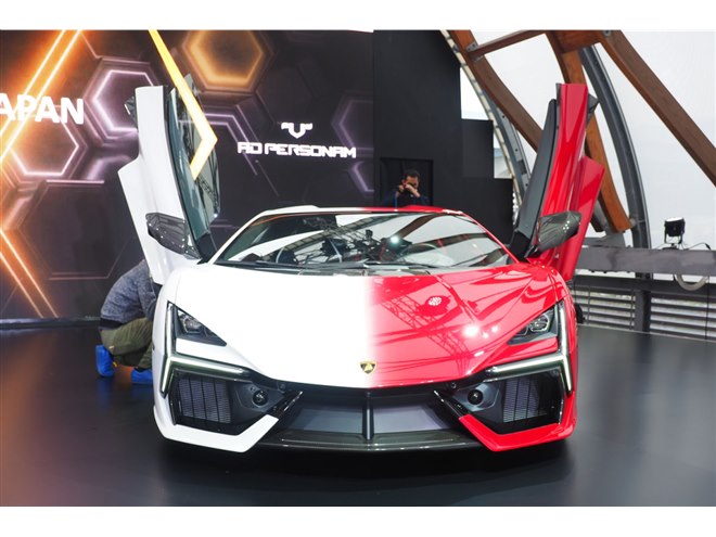 全世界で台数29台の限定車「ランボルギーニ・フェノメノ」が日本上陸