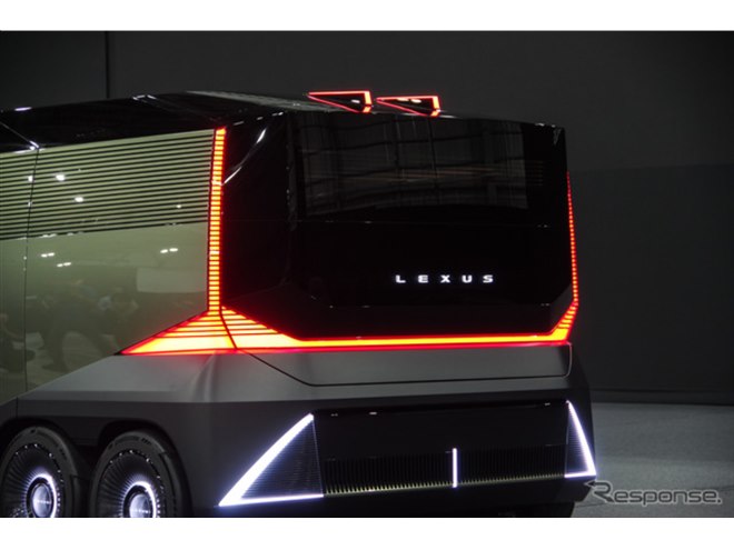 レクサスの新型「6輪ミニバン」の全貌が明らかに！「LS」は