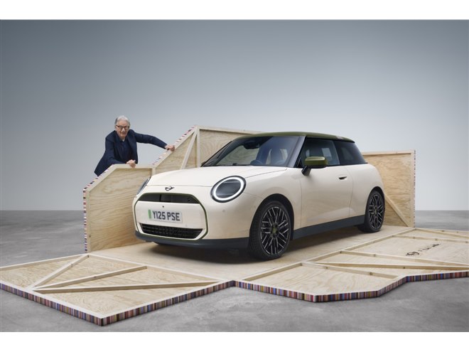 JMS2025で世界初公開 「MINIポール・スミスエディション」の受注