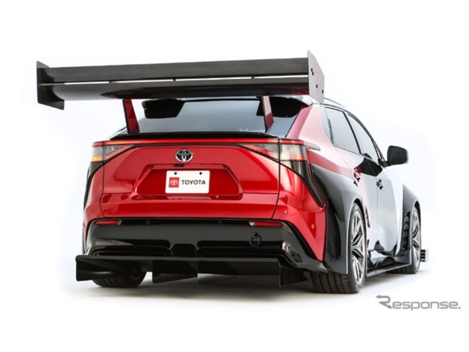 トヨタ『bZ4X』に巨大ウイング装着!? 400馬力超えモーター搭載の