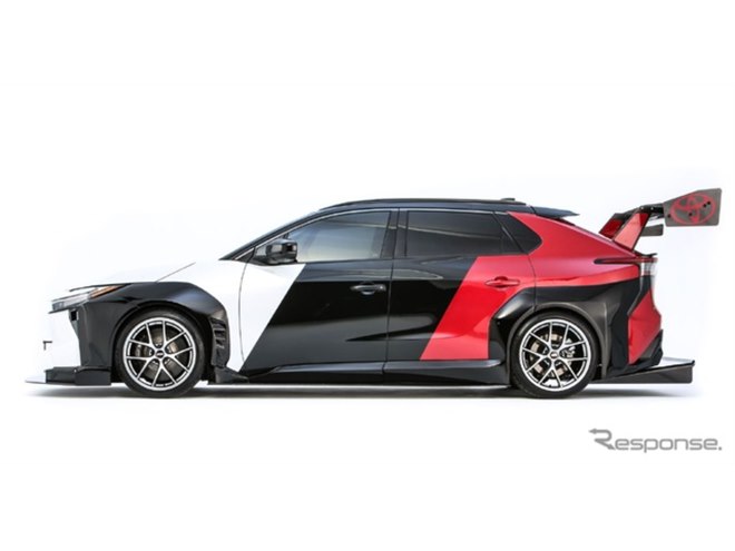 トヨタ『bZ4X』に巨大ウイング装着!? 400馬力超えモーター搭載の