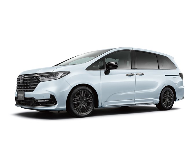 ホンダがミニバン「オデッセイ」の一部改良モデルを発売 新色の