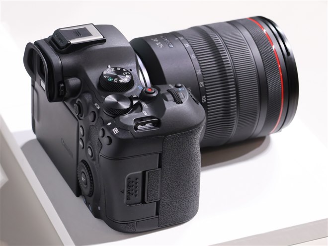 キヤノン、有効3250万画素で4K120P記録にも対応したミラーレスカメラ