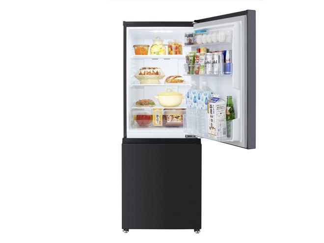 東芝、直線的なフォルムを採用した2ドア冷蔵庫の180L/160Lモデル