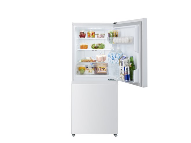 東芝、直線的なフォルムを採用した2ドア冷蔵庫の180L/160Lモデル